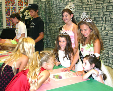 2006 Miss Prides at the library