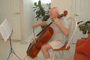 Paul Jagasich, playing cello
