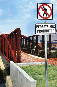 DOT blamed for cart bridge delay