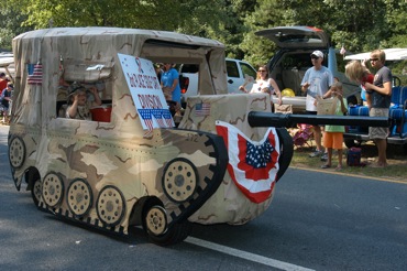 July 4 parade_tank cart