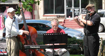 Rick Massengale Trio to perform on courthouse lawn