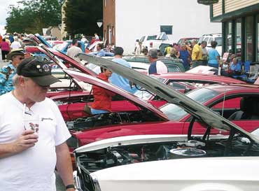 Hundreds turn out for car show