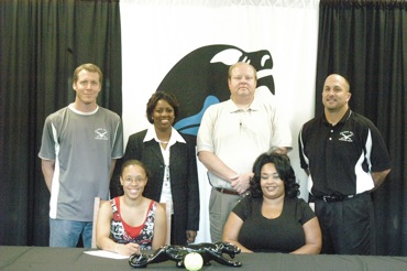 Starr's Mill's Tiffany Taylor signing